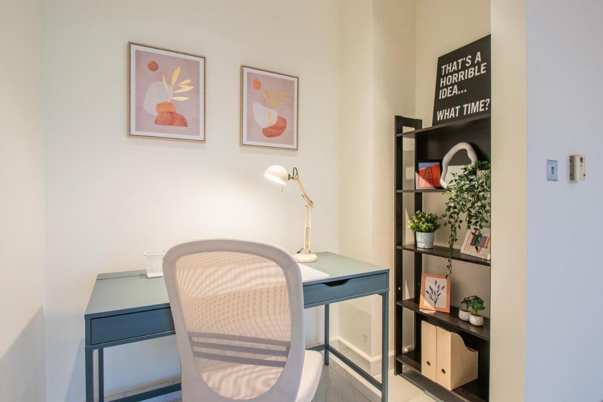 Apartment Park Tower Difc - 10 Minutes Walk To Metro - Spacious 1bdr Dubai