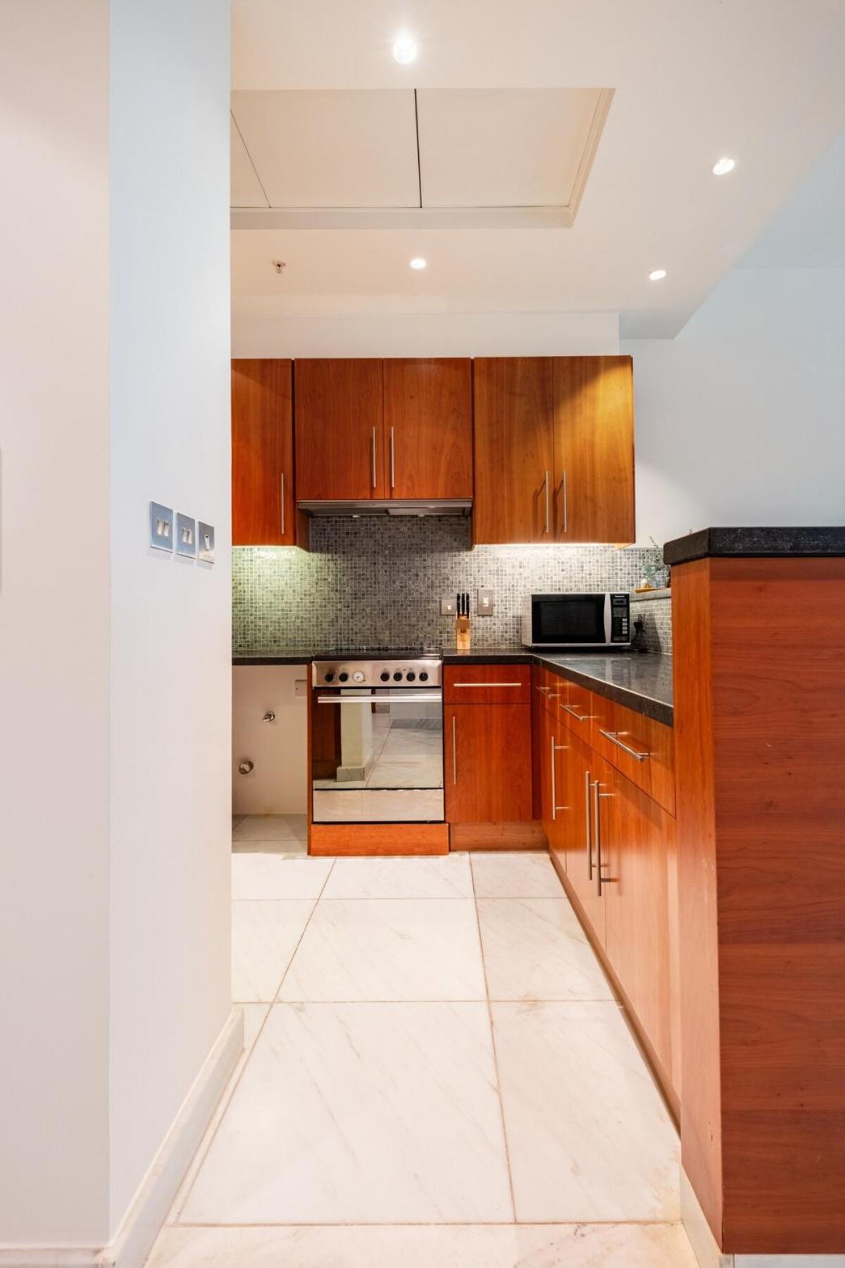 Park Tower Difc - 10 Minutes Walk To Metro - Spacious 1bdr *