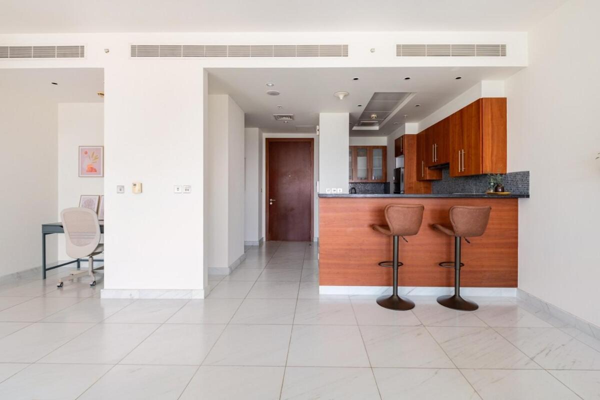 Park Tower Difc - 10 Minutes Walk To Metro - Spacious 1bdr * Dubai