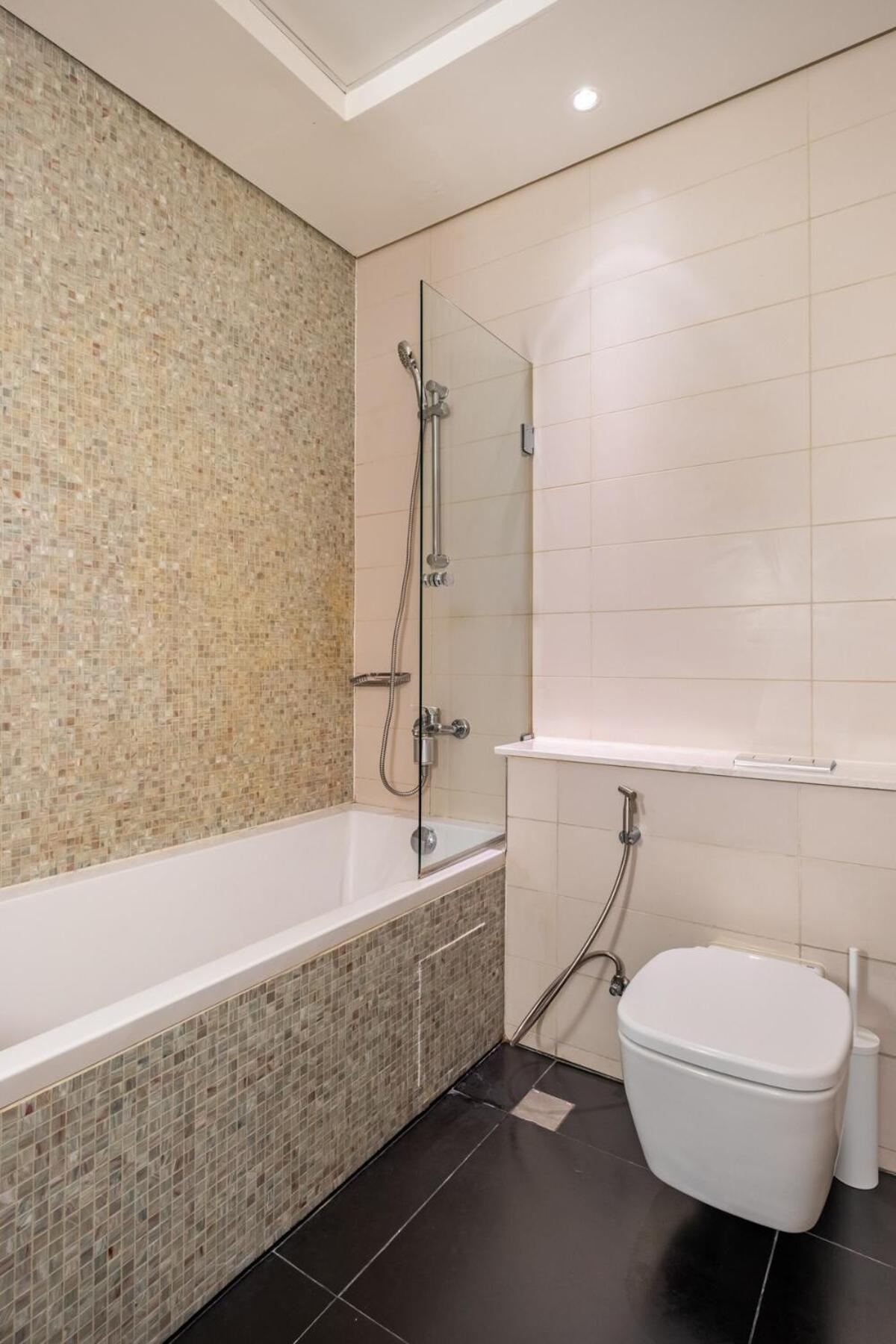 Park Tower Difc - 10 Minutes Walk To Metro - Spacious 1bdr Apartment