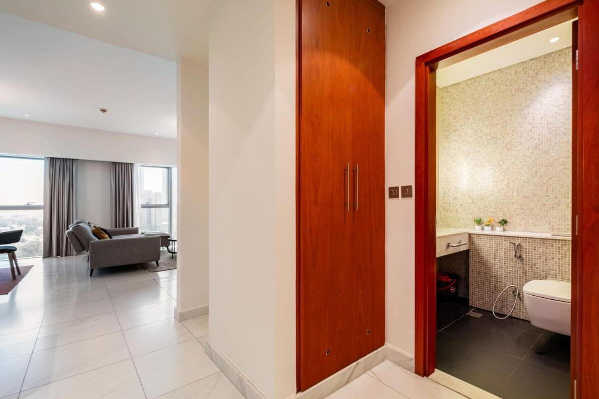 Apartment Park Tower Difc - 10 Minutes Walk To Metro - Spacious 1bdr *